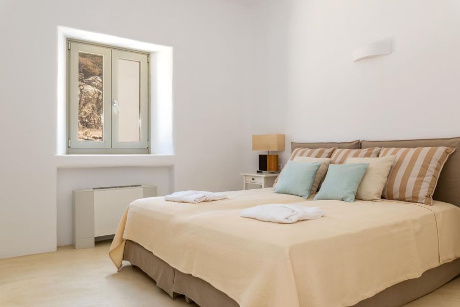 private villa bedroom