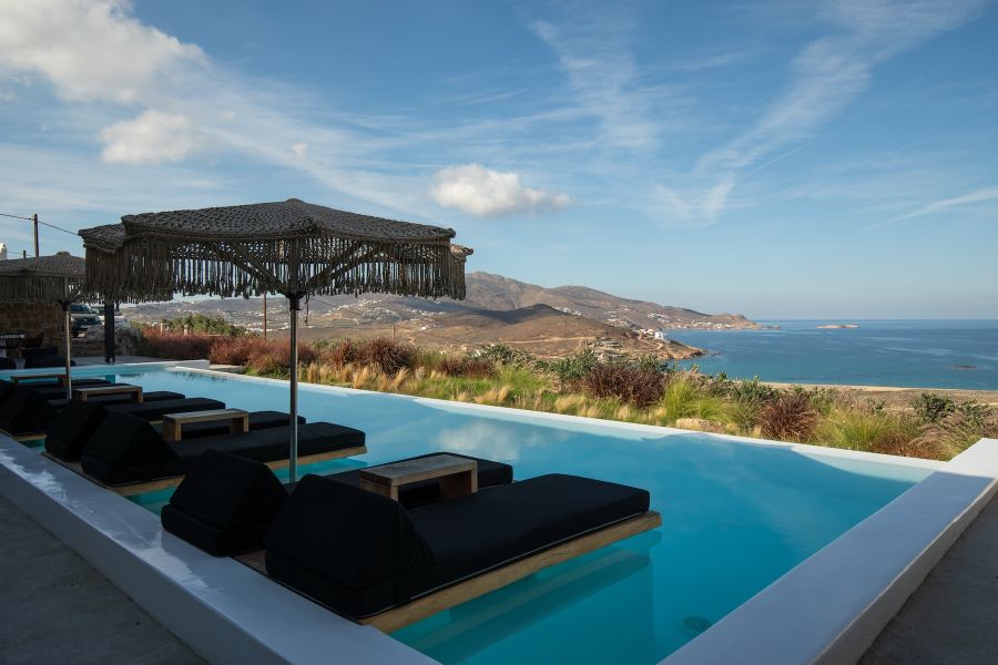 private pool area
