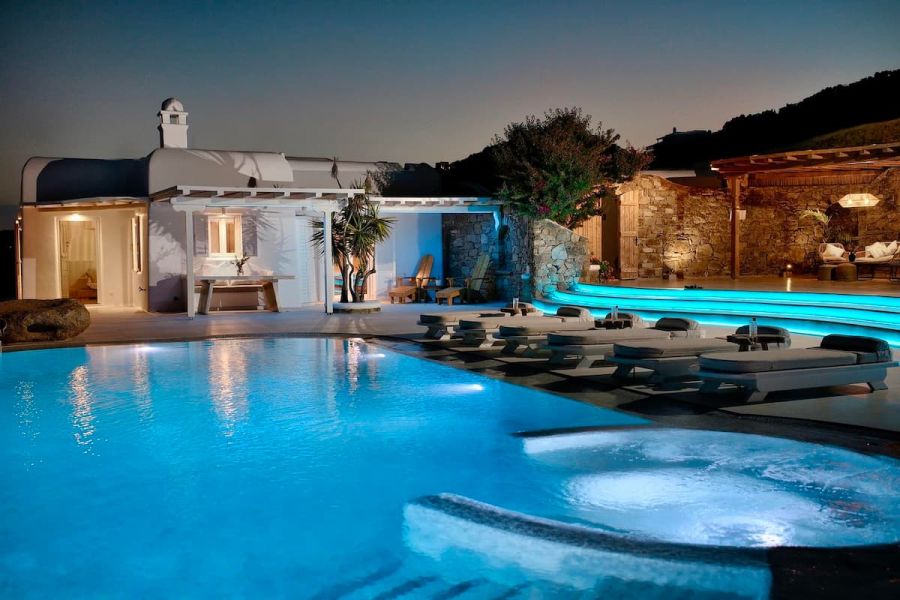 private pool area