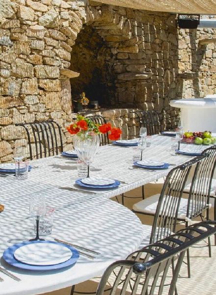Private dining table