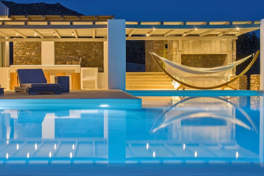 private pool mykonos