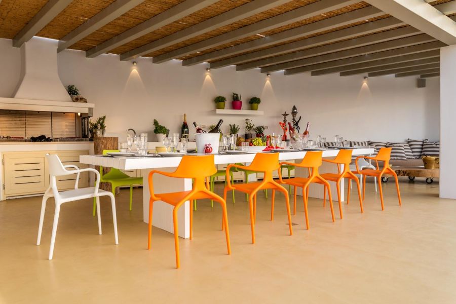 outdoor dining room