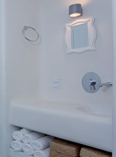 Luxury bathroom mykonos
